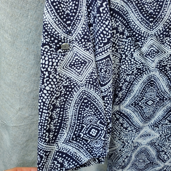 Dalia Blue and White Print Tunic Medium - Picture 6 of 14